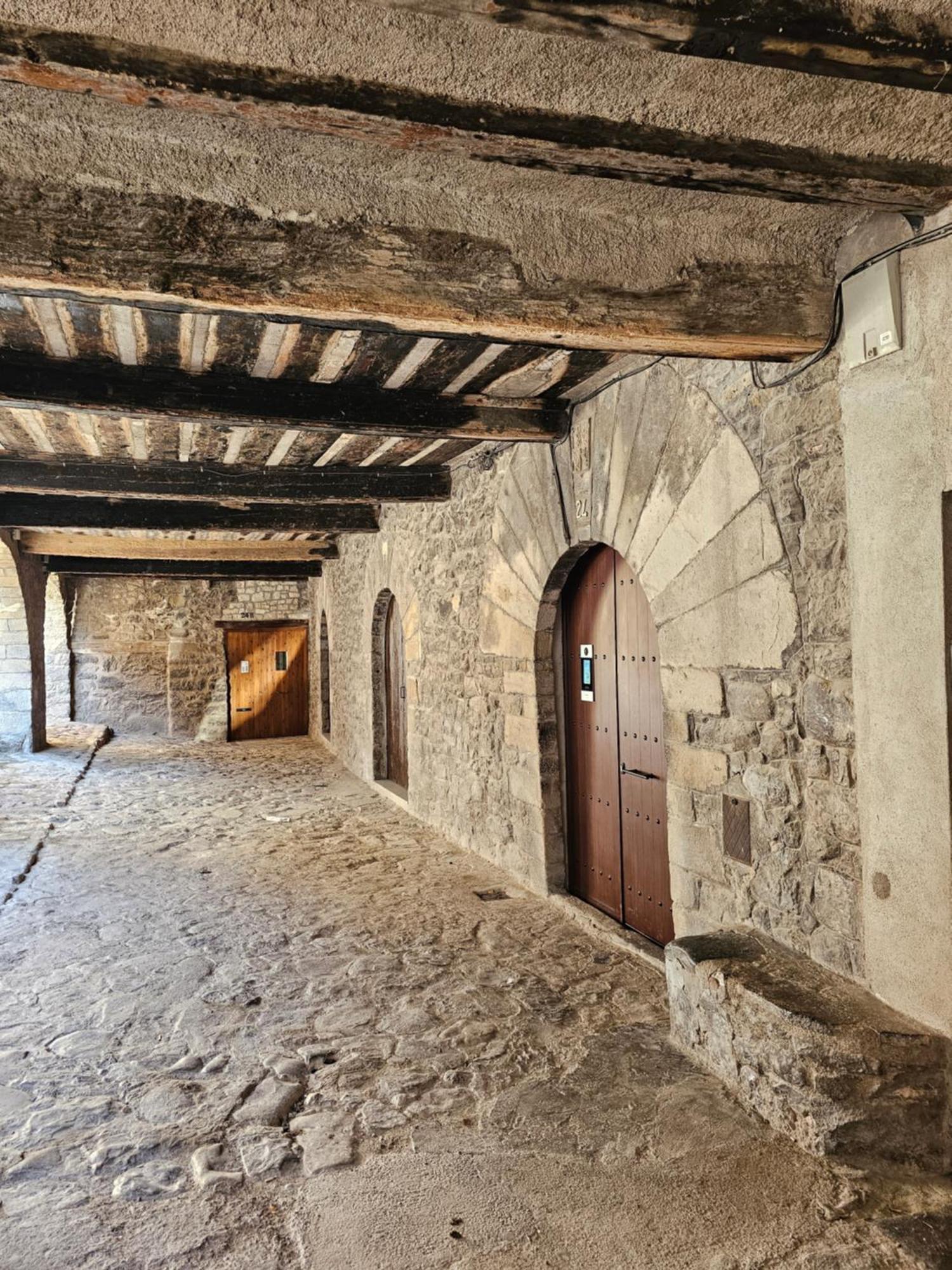 Apartment En El Corazon De Baga, Precioso Pueblo Medieval Baga