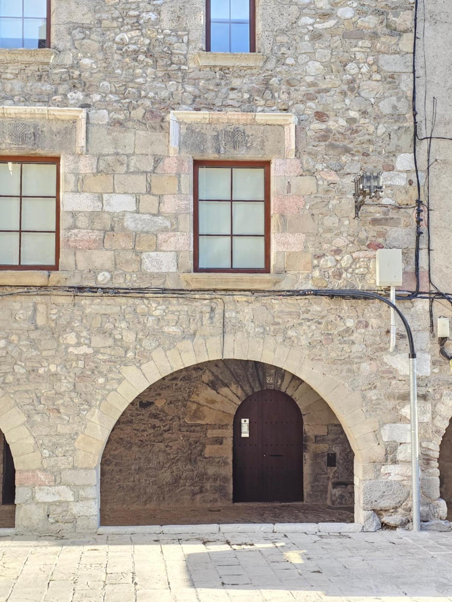 Apartment En El Corazon De Baga, Precioso Pueblo Medieval