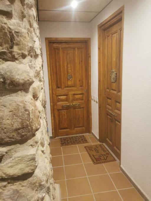 En El Corazon De Baga, Precioso Pueblo Medieval Apartment