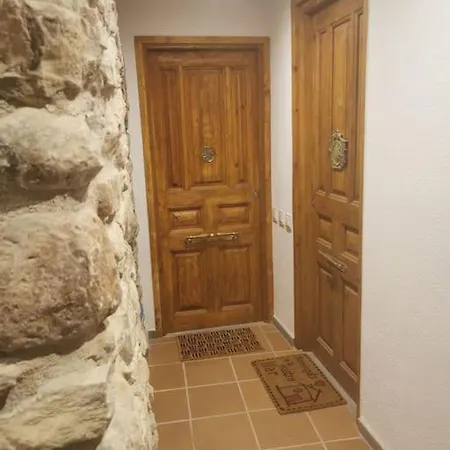 En El Corazon De Baga, Precioso Pueblo Medieval Exterior foto